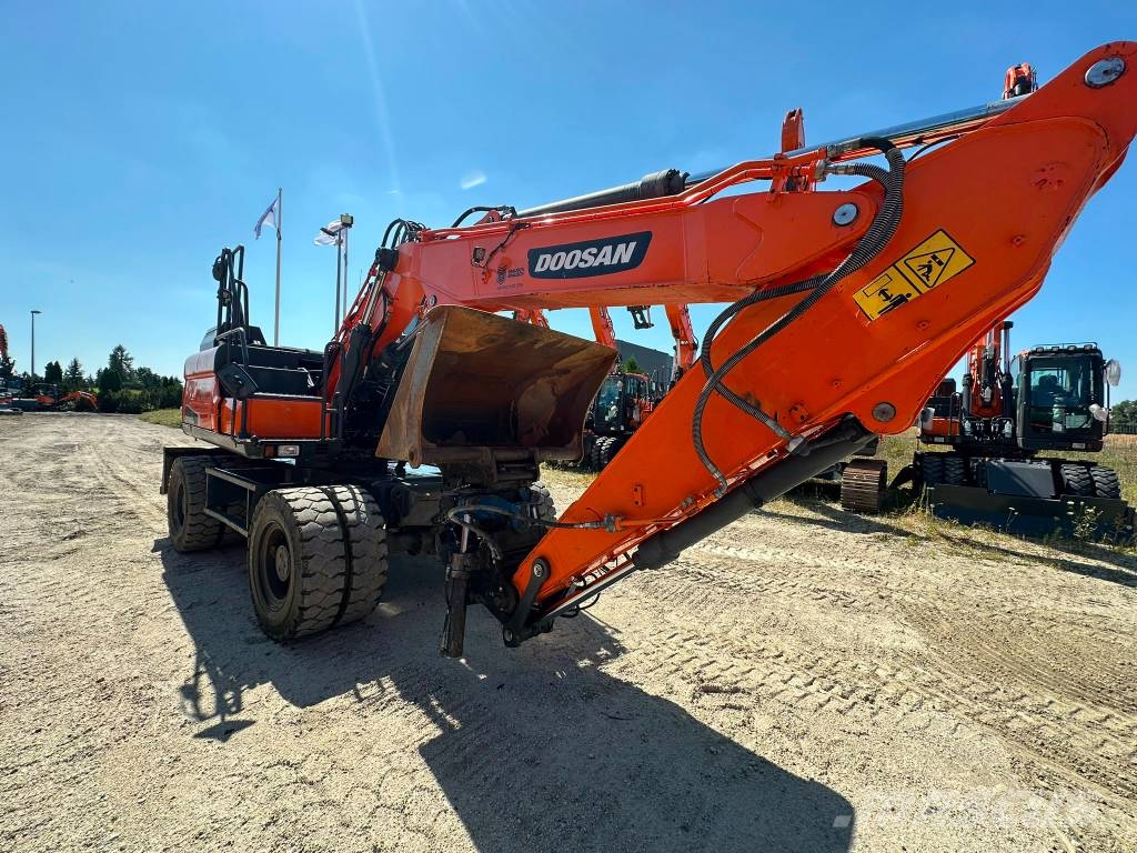 Doosan DX 140 W Wielgraafmachines