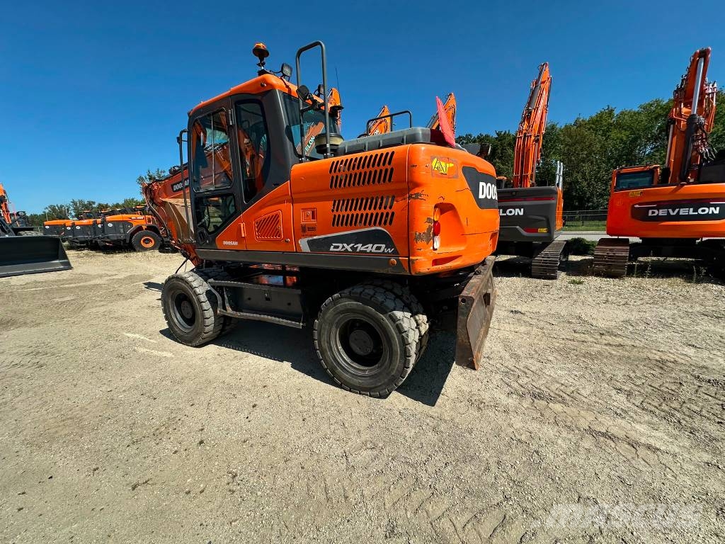 Doosan DX 140 W Wielgraafmachines