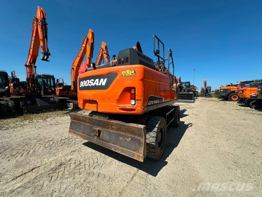 Doosan DX 140 W Wielgraafmachines