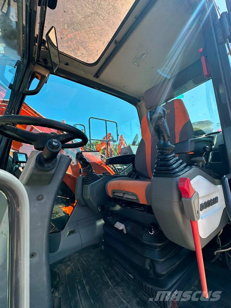 Doosan DX 140 W Wielgraafmachines