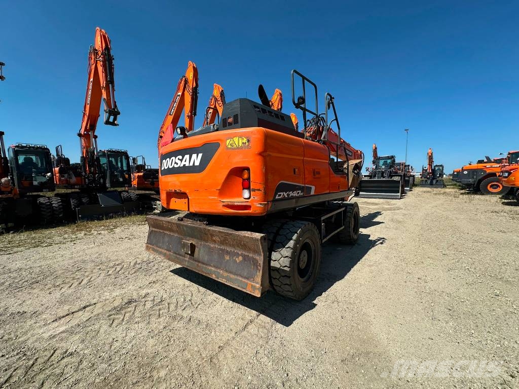 Doosan DX 140 W Wielgraafmachines