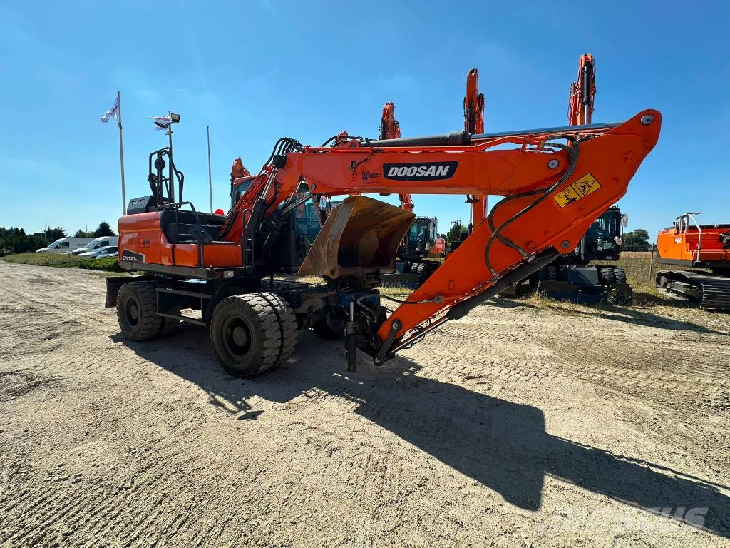 Doosan DX 140 W Wielgraafmachines
