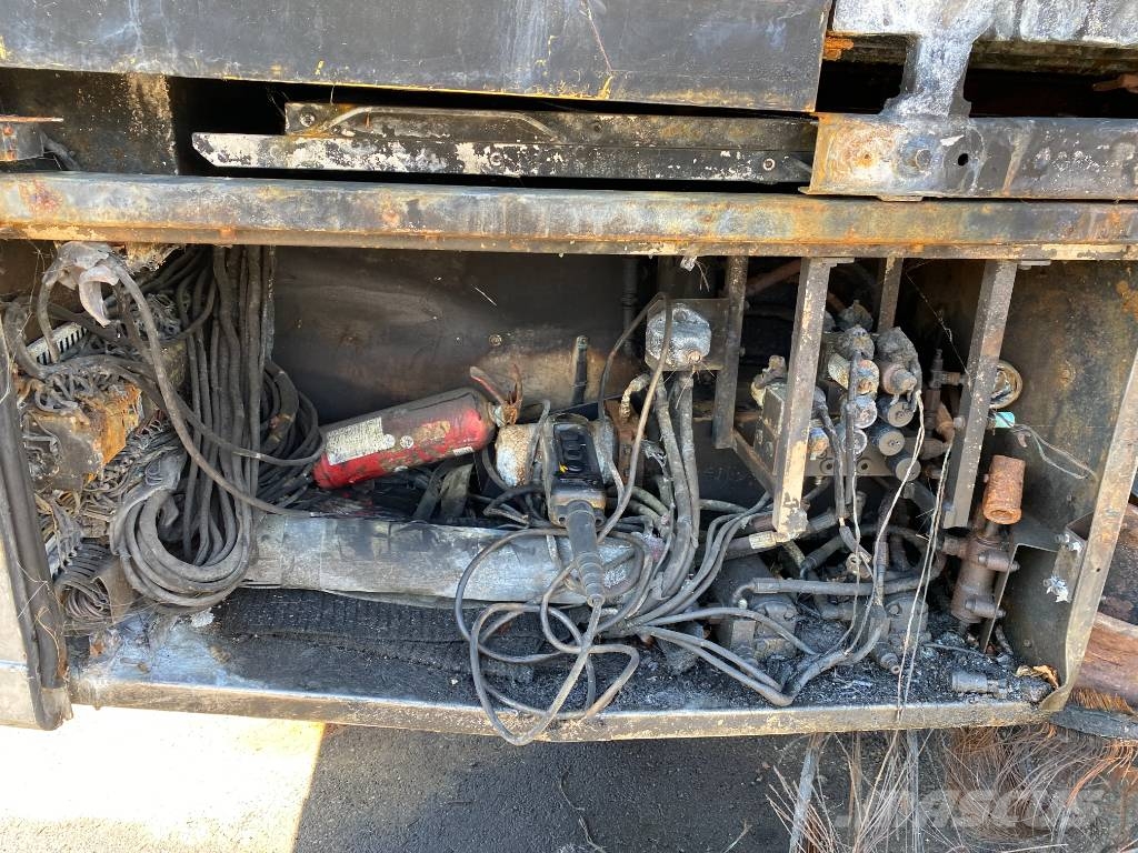 Leveques SR3319/MILLENIUM17 -Car Régie endommagé Gesloten opleggers