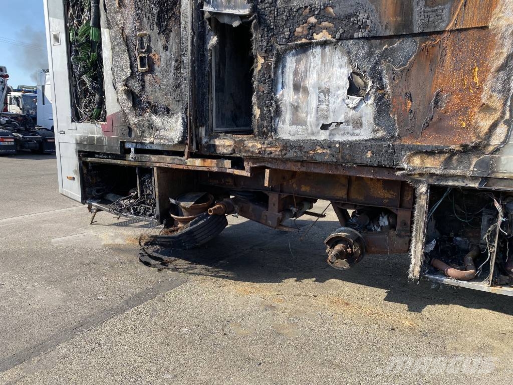 Leveques SR3319/MILLENIUM17 -Car Régie endommagé Gesloten opleggers