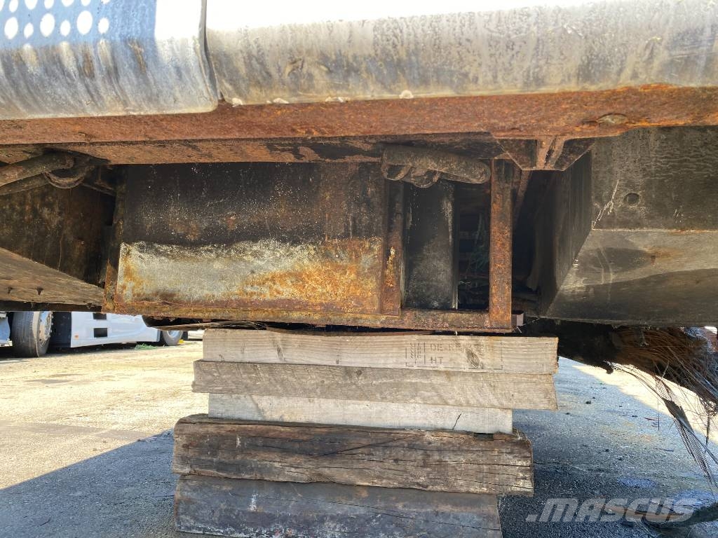 Leveques SR3319/MILLENIUM17 -Car Régie endommagé Gesloten opleggers