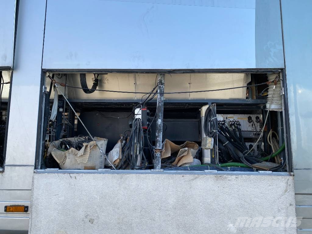 Leveques SR3319/MILLENIUM17 -Car Régie endommagé Gesloten opleggers