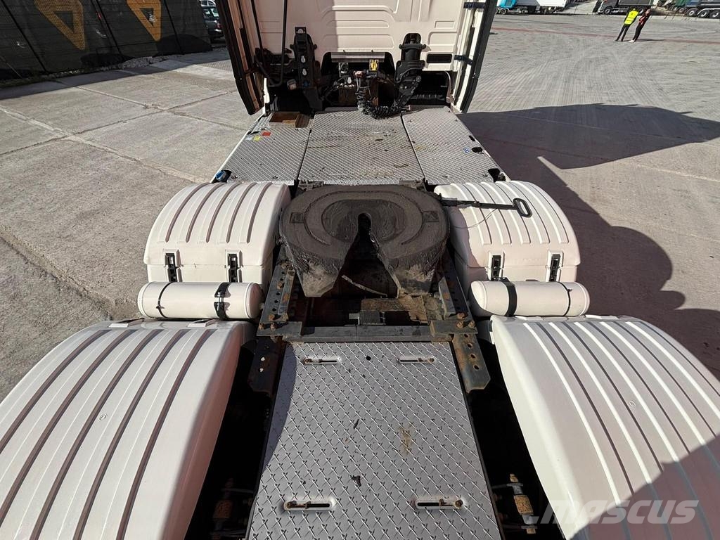 Scania R 580 6x2 RETARDER / DOUBLE BOGIE Sadulveokid
