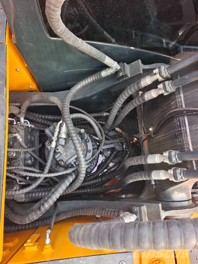 Hyundai 305LC-9T 3000 units excavators in stock Raupenbagger