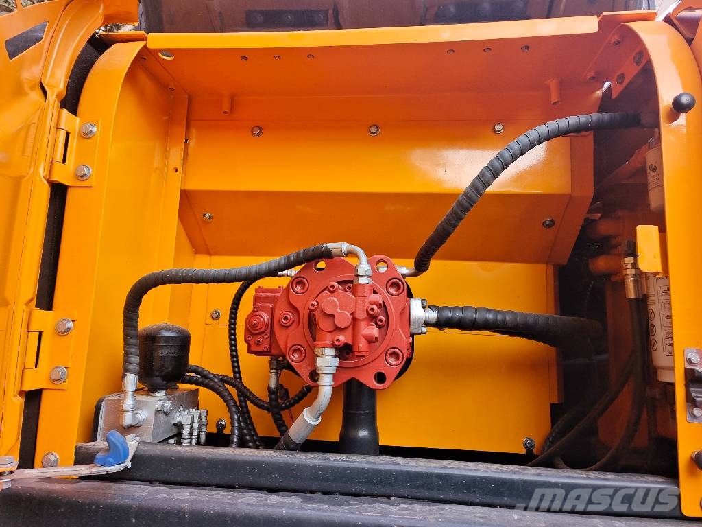 Hyundai 305LC-9T 3000 units excavators in stock Raupenbagger