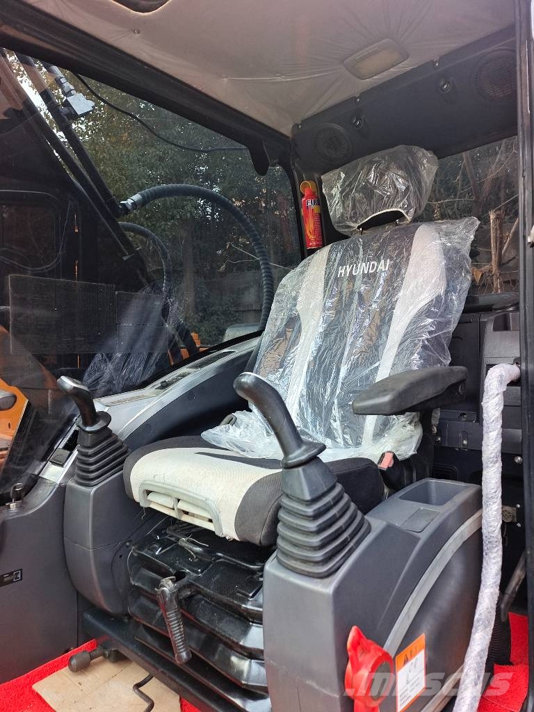 Hyundai 305LC-9T 3000 units excavators in stock Raupenbagger
