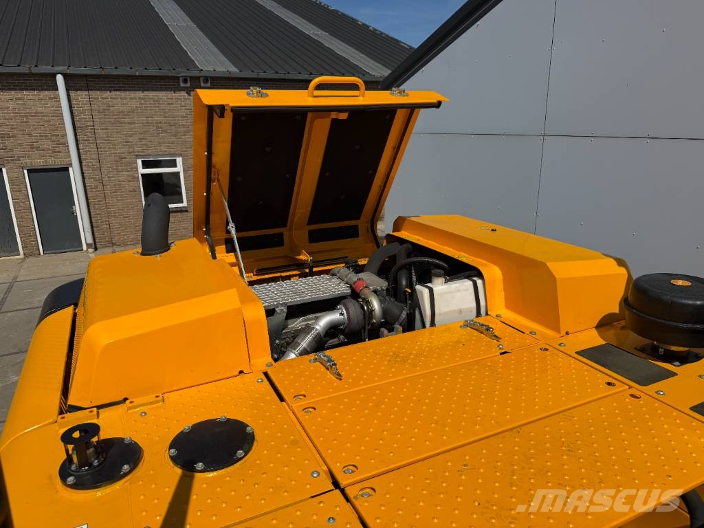 JCB JS385LC - BRAND NEW / Hammer Lines Rupsgraafmachines