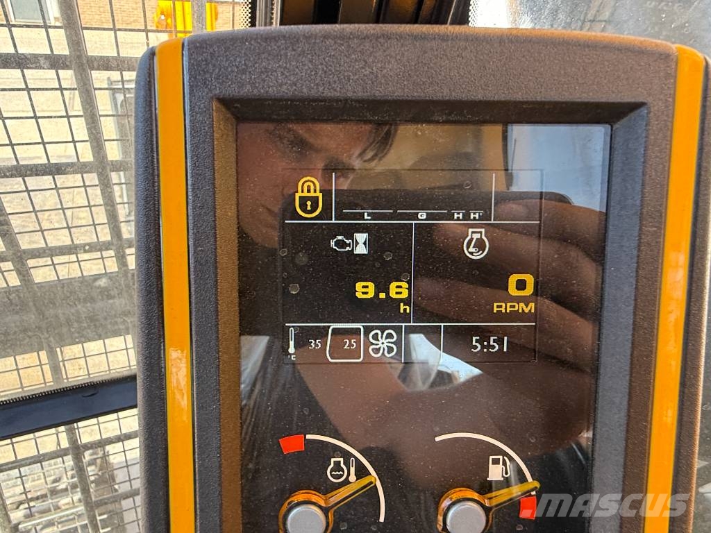 JCB JS385LC - BRAND NEW / Hammer Lines Rupsgraafmachines