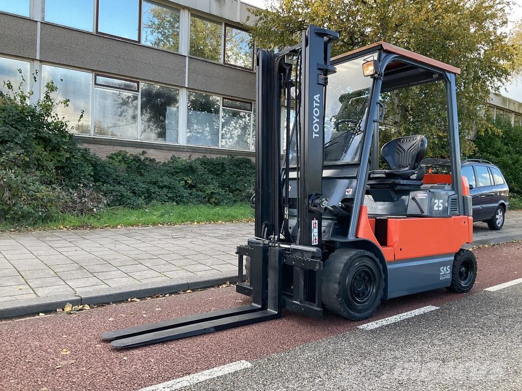 Toyota 7FBMF25 2500KG 3.50METER HEFTRUCK Electric forklifts