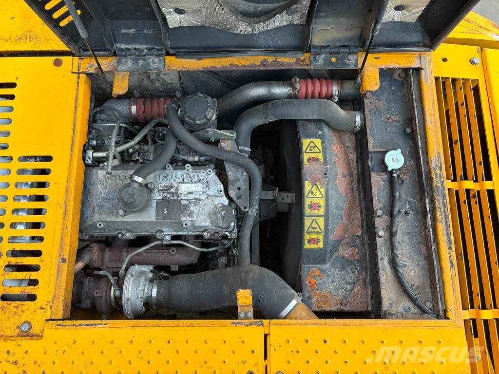 JCB JS175W Колёсные экскаваторы