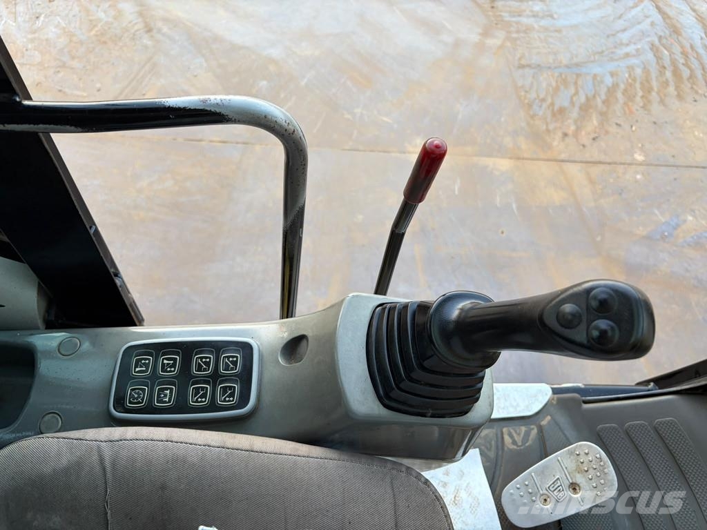 JCB JS175W Колёсные экскаваторы