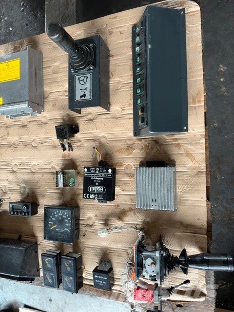 Bomag BC 772 RB USED CAB PARTS COMPLET Waste compactors
