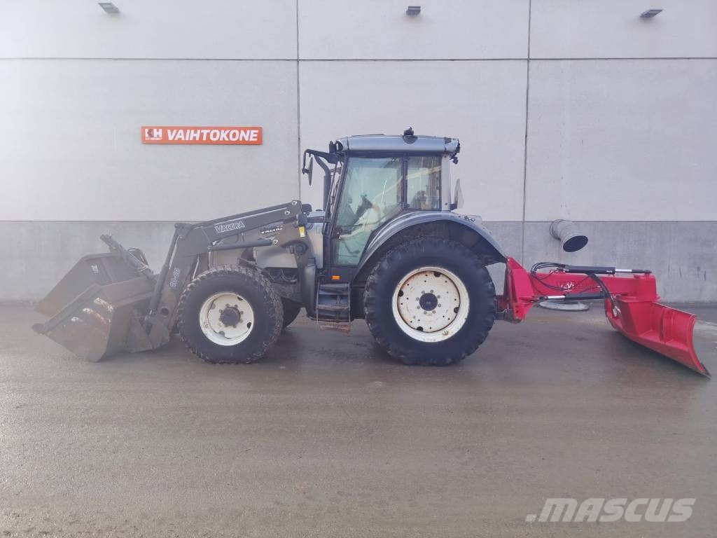 Valtra C 120 الجرارات