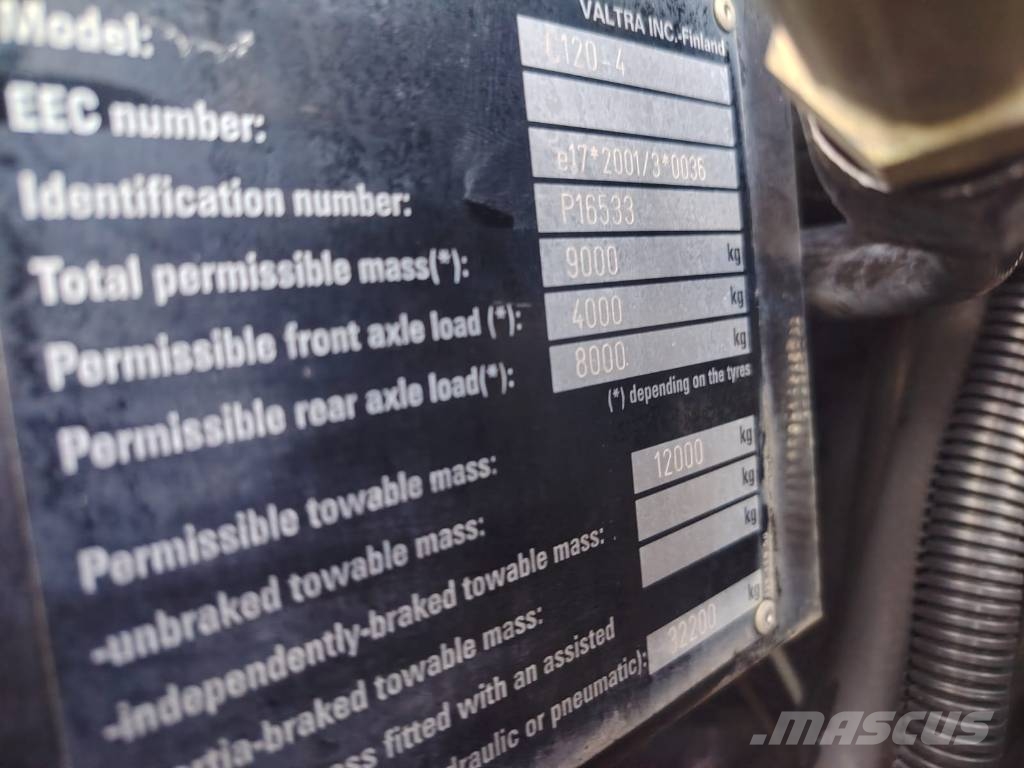 Valtra C 120 الجرارات