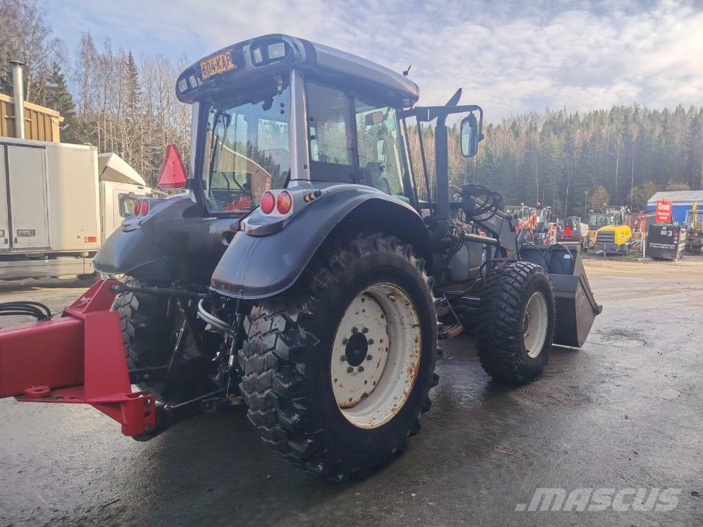 Valtra C 120 الجرارات