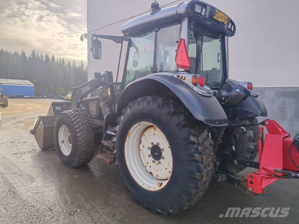 Valtra C 120 الجرارات