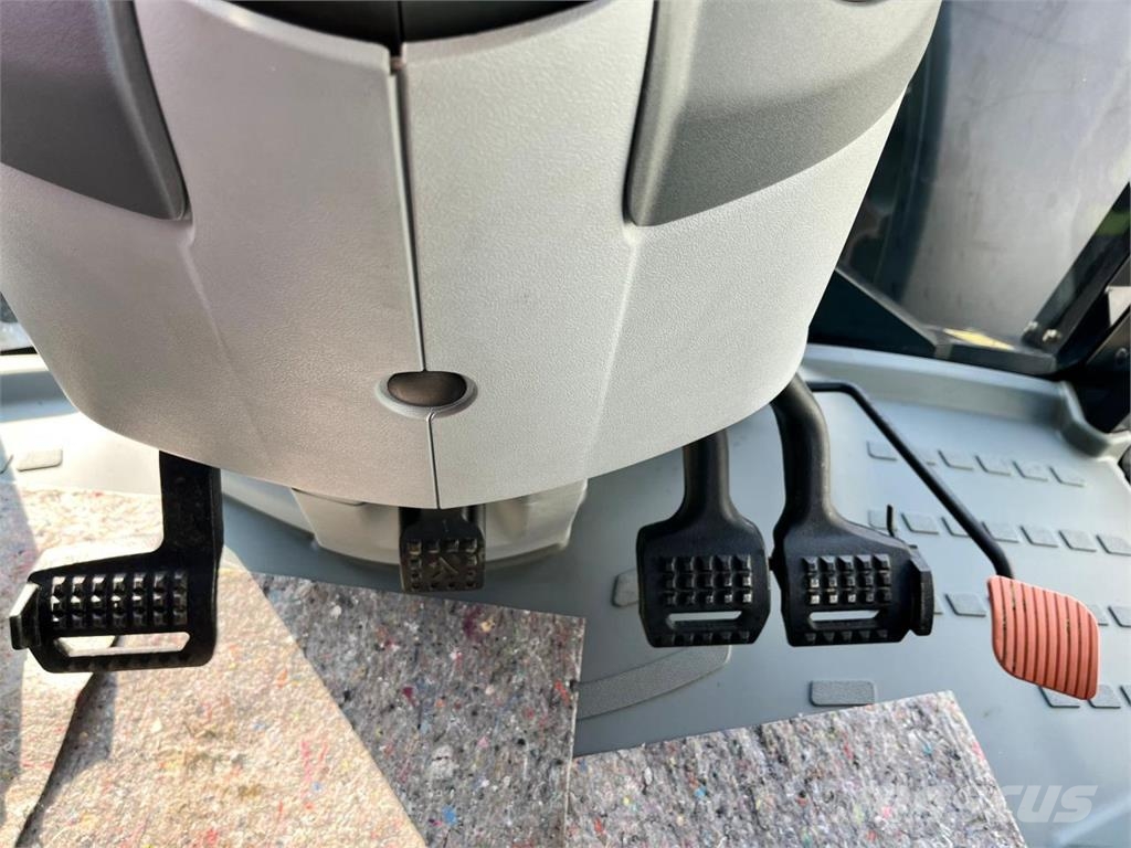 CLAAS Arion 420 Cis mit Frontzapfwelle Tractors