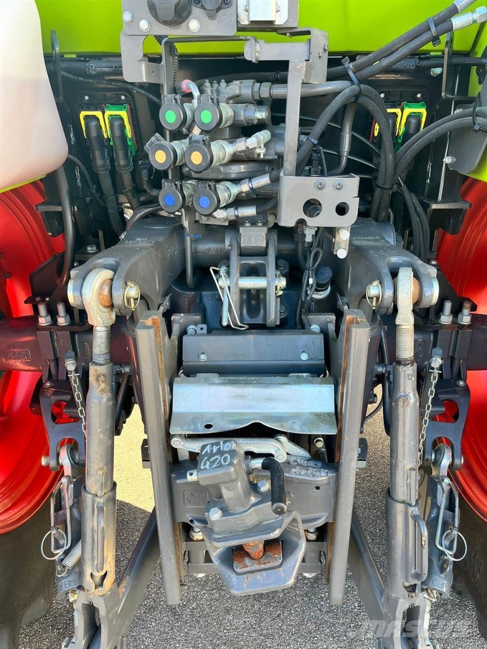 CLAAS Arion 420 Cis mit Frontzapfwelle Tractors