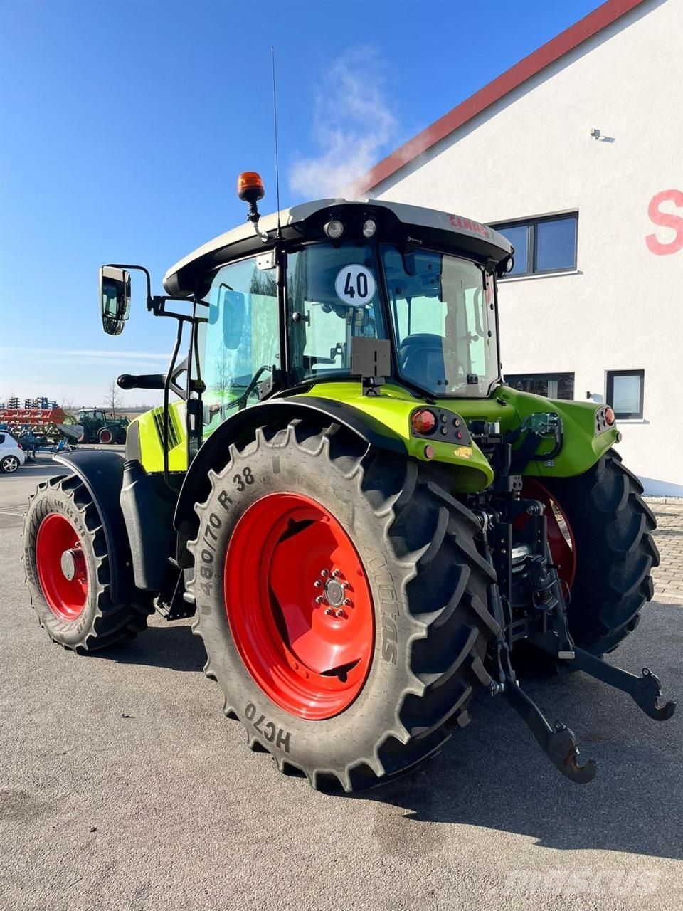 CLAAS Arion 420 Cis mit Frontzapfwelle Tractors
