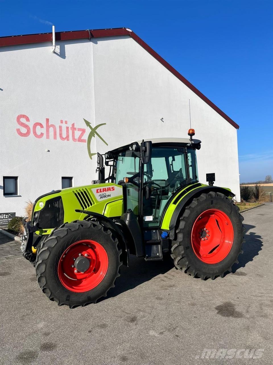 CLAAS Arion 420 Cis mit Frontzapfwelle Tractors