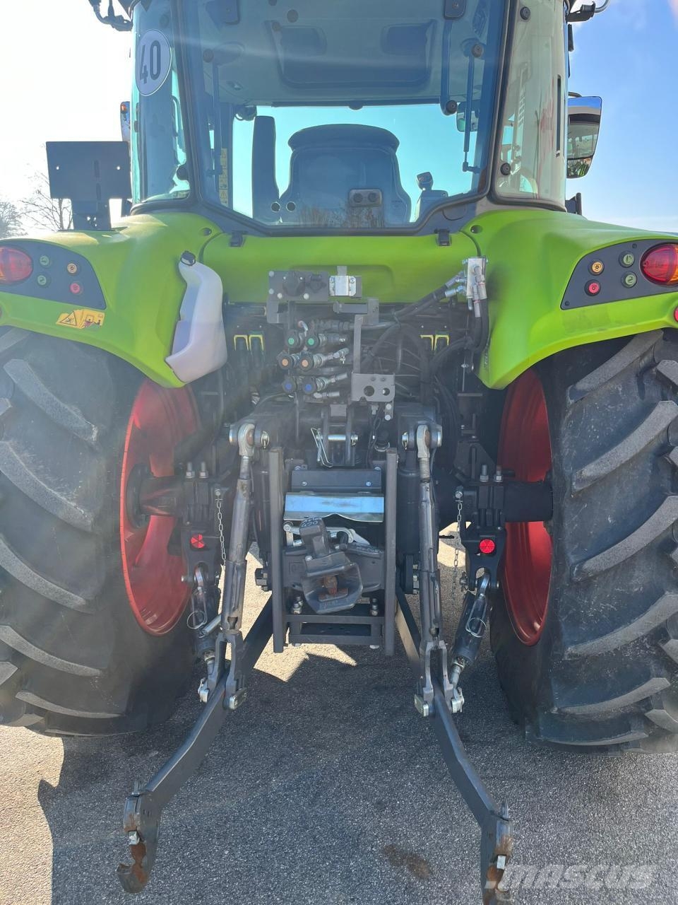 CLAAS Arion 420 Cis mit Frontzapfwelle Tractors
