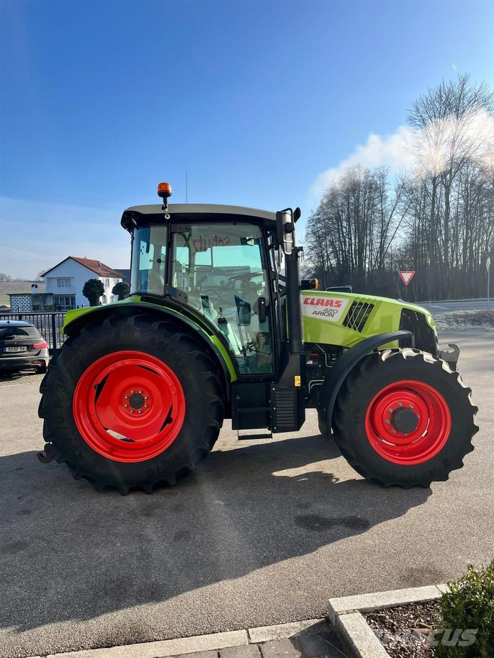 CLAAS Arion 420 Cis mit Frontzapfwelle Tractors