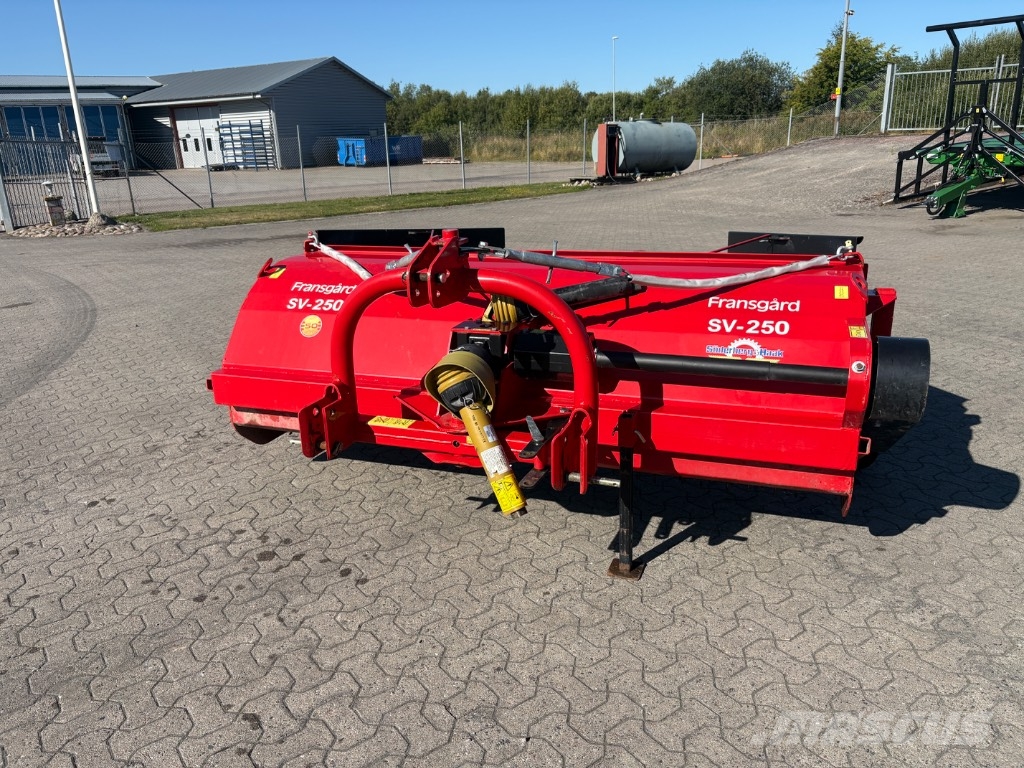 Fransgård SV 250 耙與翻草機