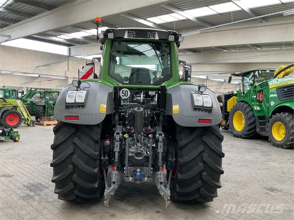 Fendt 828 Profi Plus Трактори