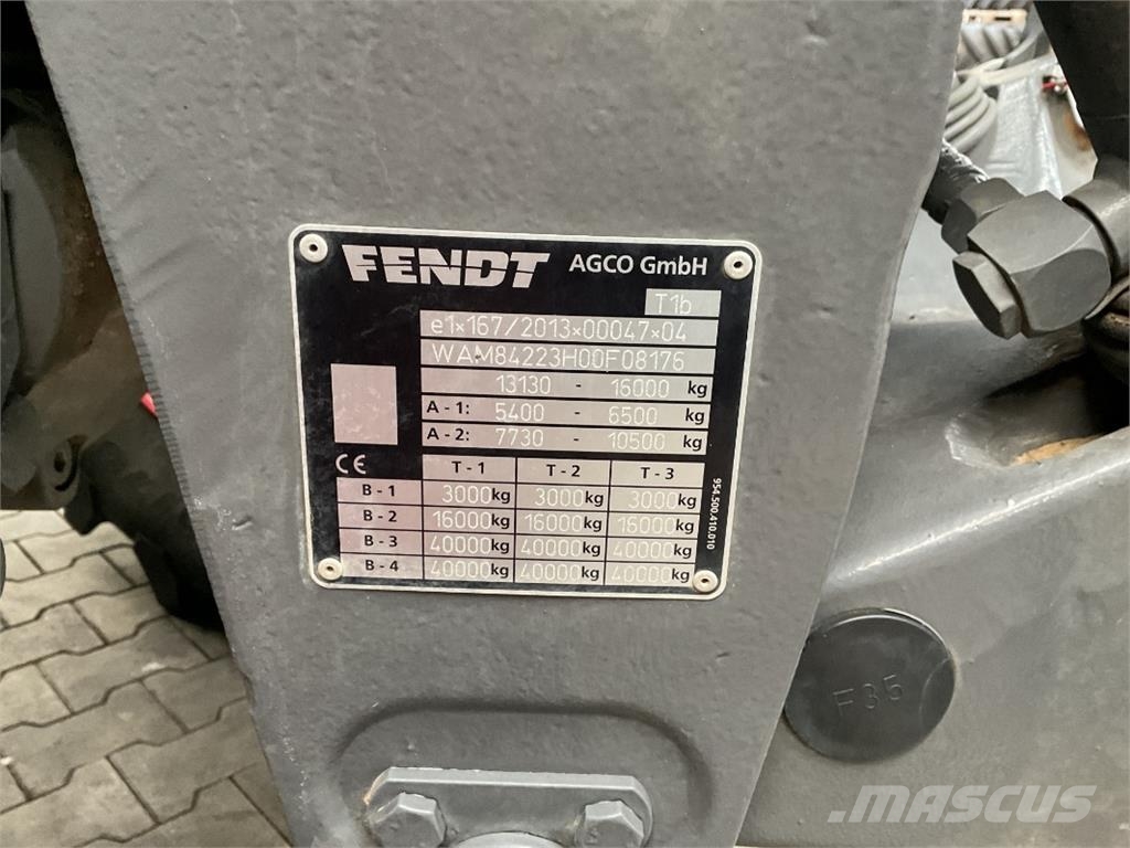 Fendt 828 Profi Plus Трактори