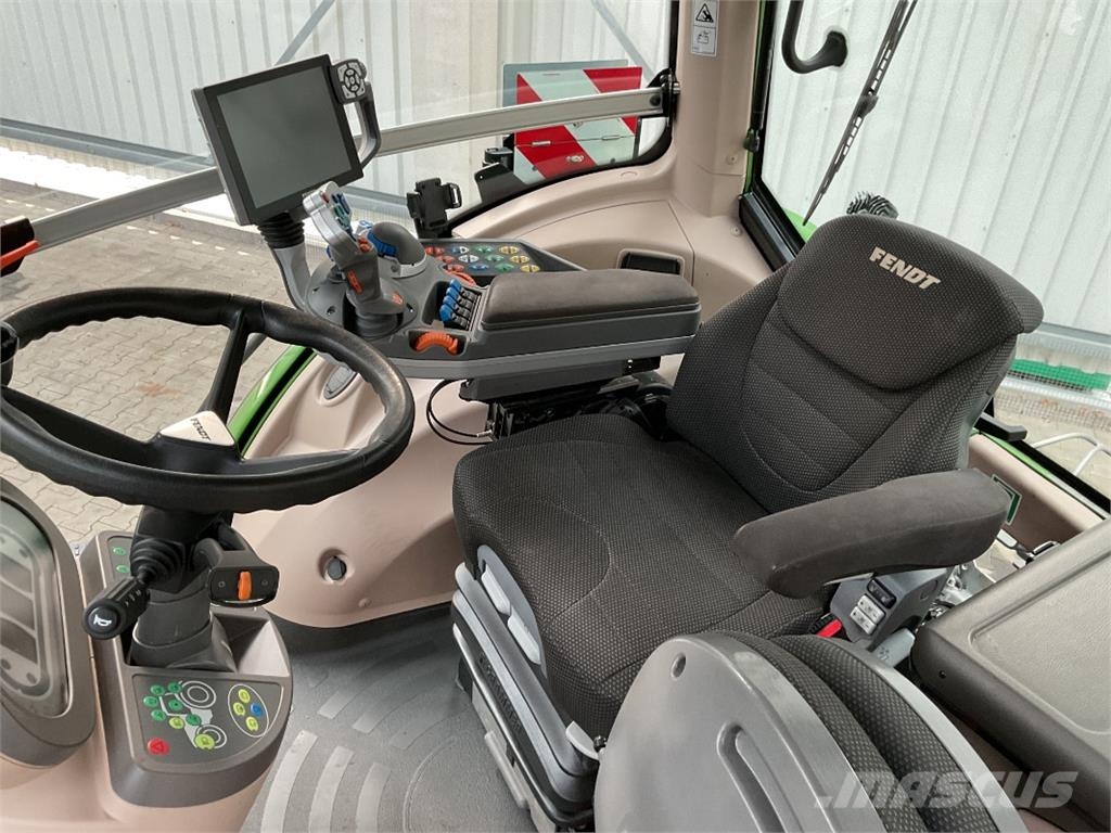 Fendt 828 Profi Plus Трактори