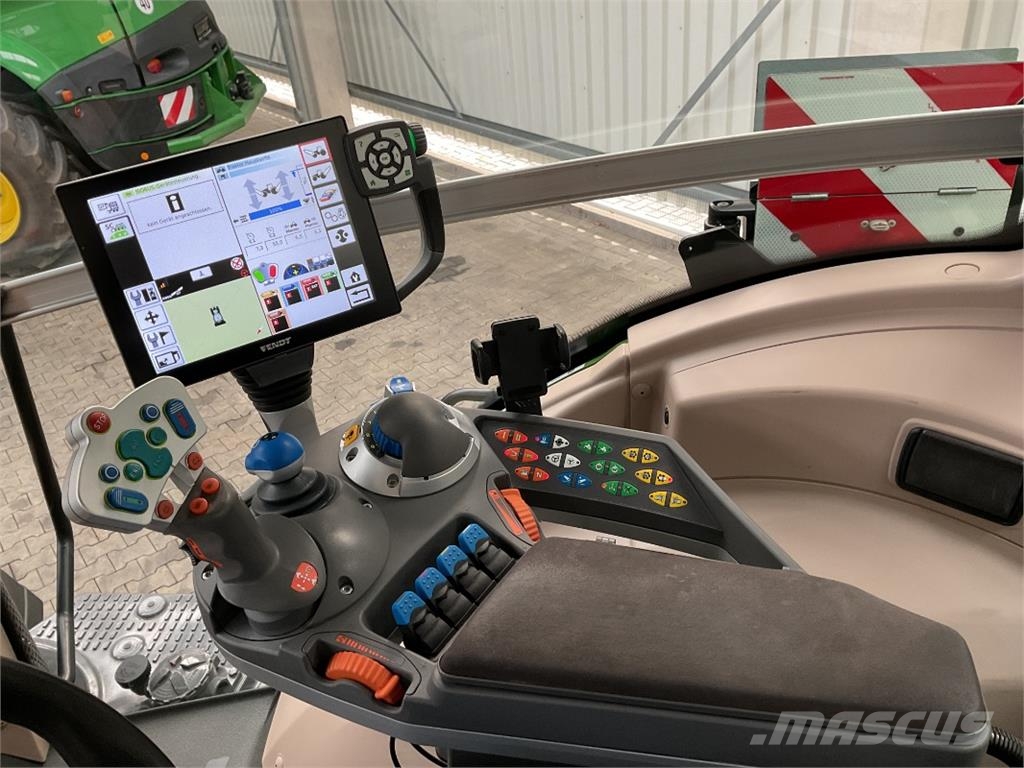Fendt 828 VARIO Profi Plus الجرارات