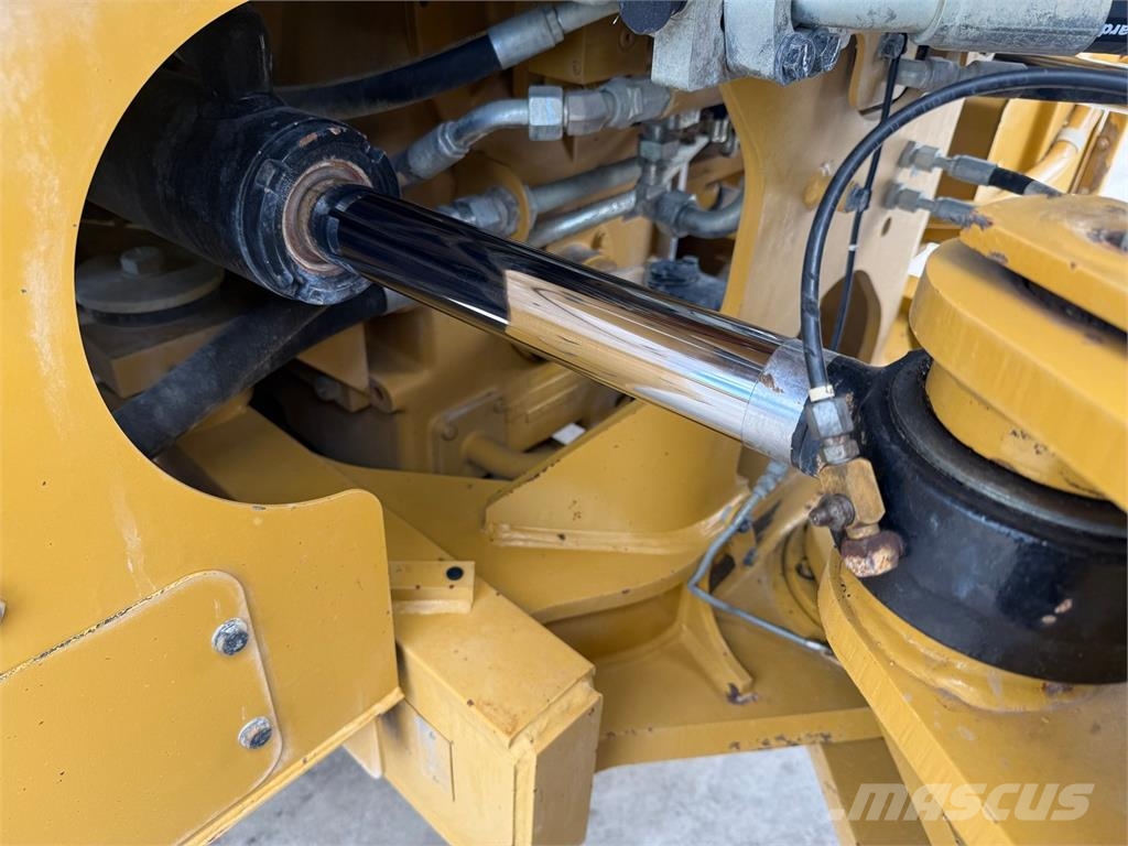 CAT 966K Wielladers