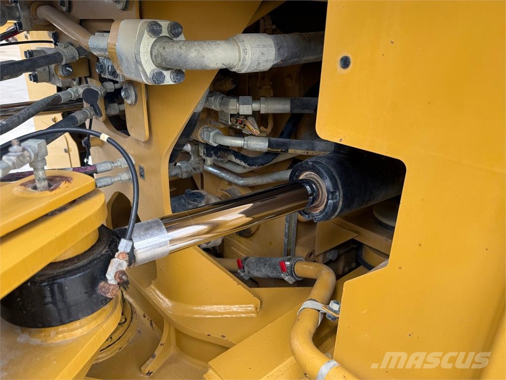 CAT 966K Wielladers
