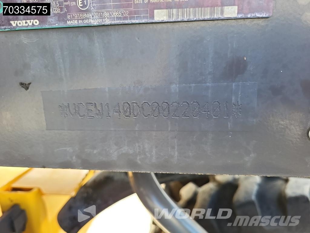 Volvo EW140 D Outriggers + Blade Колісні екскаватори