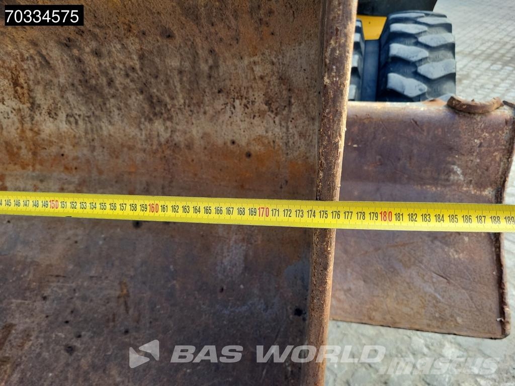 Volvo EW140 D Outriggers + Blade 旋轉式挖土機/掘鑿機/挖掘機