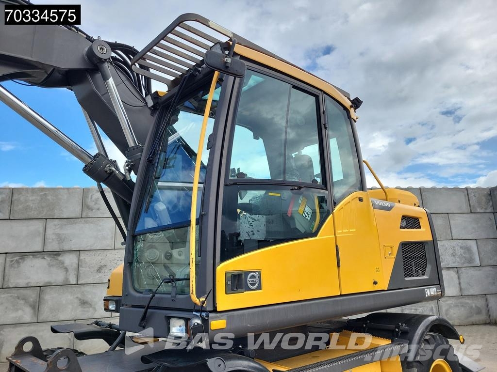 Volvo EW140 D Outriggers + Blade 旋轉式挖土機/掘鑿機/挖掘機