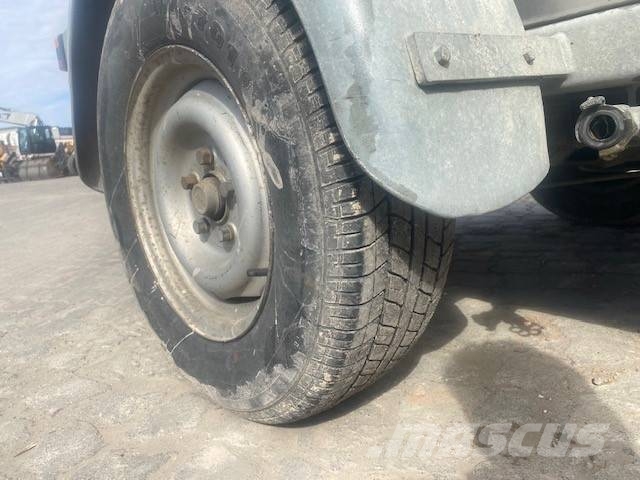 Norton BS 16 Kernbohrwagen mit 200 mm Bohrkrone Camiões de sonda de perfuração móvel