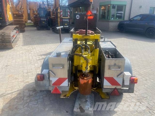 Norton BS 16 Kernbohrwagen mit 200 mm Bohrkrone Camiões de sonda de perfuração móvel