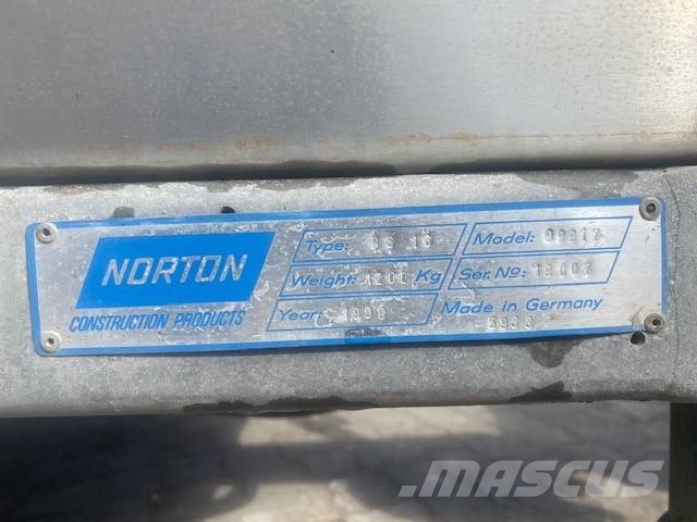 Norton BS 16 Kernbohrwagen mit 200 mm Bohrkrone Camiões de sonda de perfuração móvel