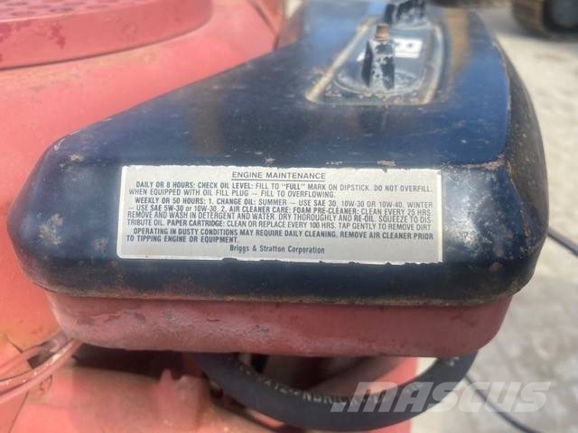 Norton BS 16 Kernbohrwagen mit 200 mm Bohrkrone Camiões de sonda de perfuração móvel
