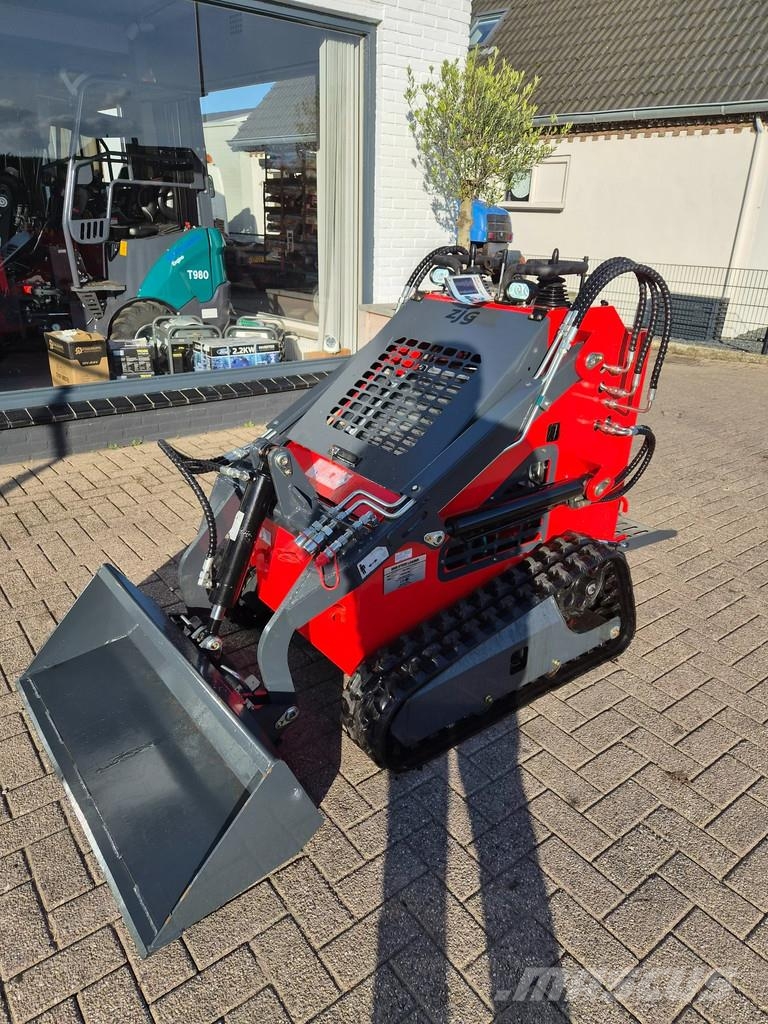 Avant Skidsteer loader shovel Малі навантажувачі