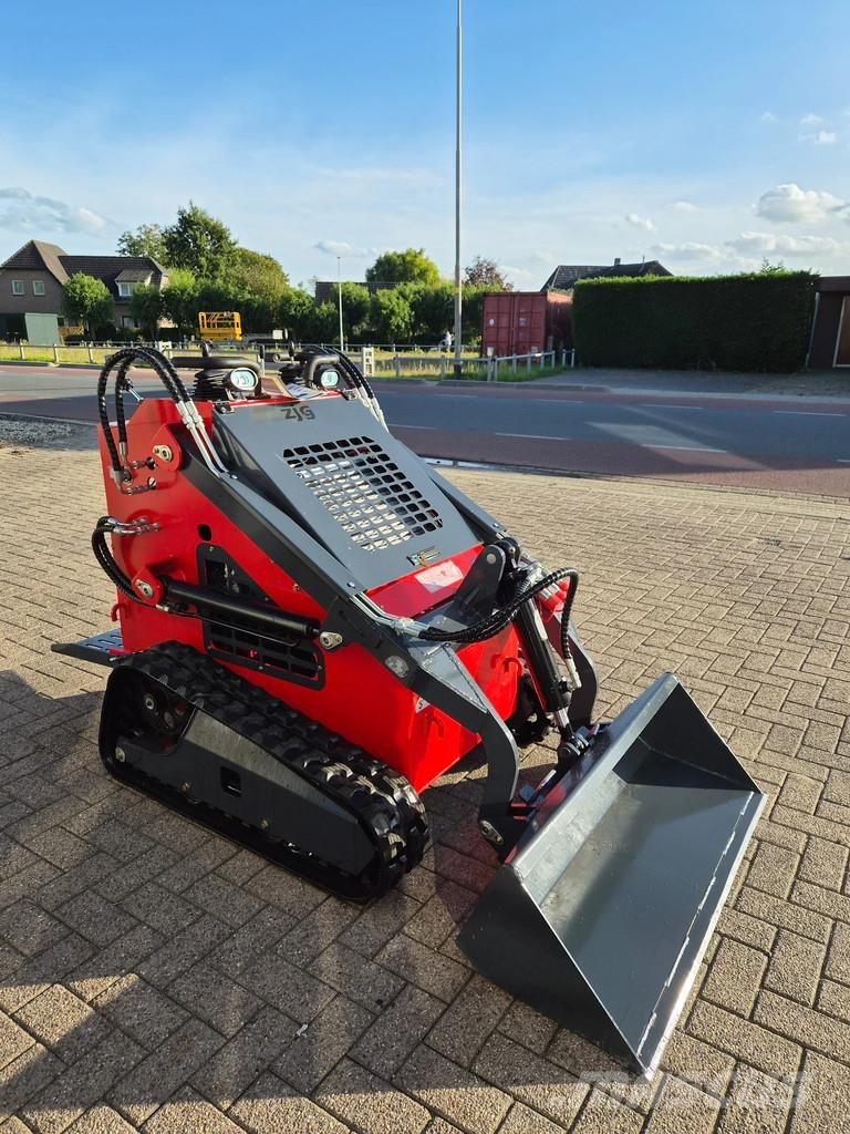 Avant Skidsteer loader shovel Малі навантажувачі