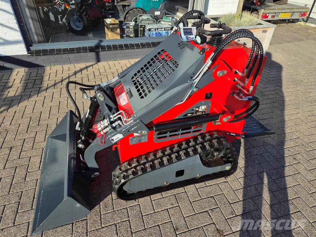 Avant Skidsteer loader shovel Малі навантажувачі