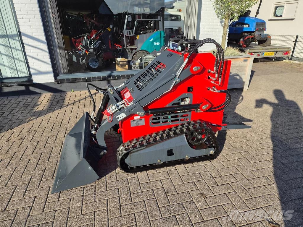 Avant Skidsteer loader shovel Малі навантажувачі