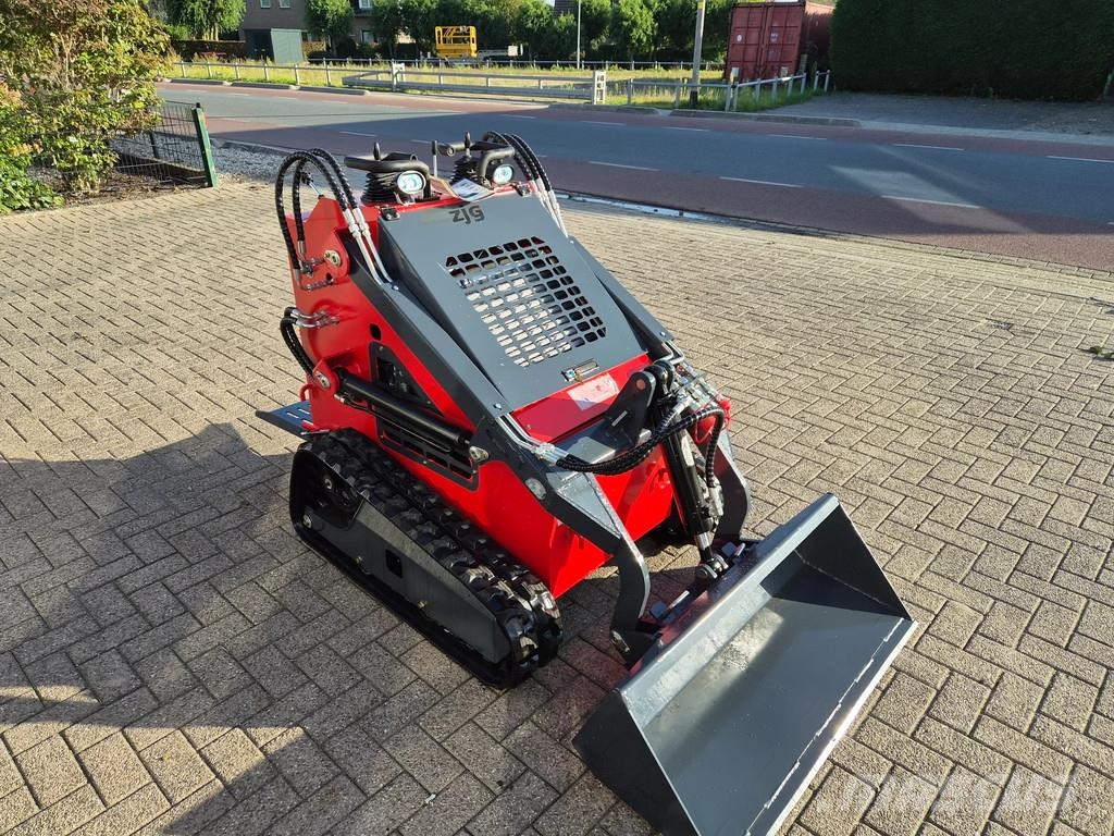 Avant Skidsteer loader shovel Малі навантажувачі
