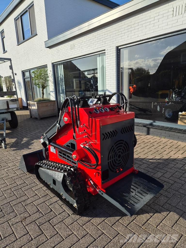 Avant Skidsteer loader shovel Малі навантажувачі